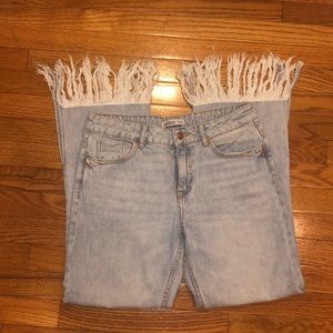 Zara Cropped Frayed Hem Jean